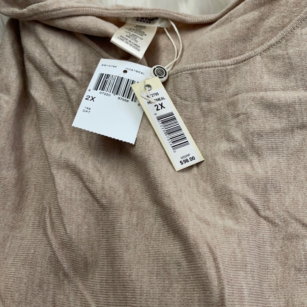 Max Studio~ Ruche Knit Top - Picture 4 of 5